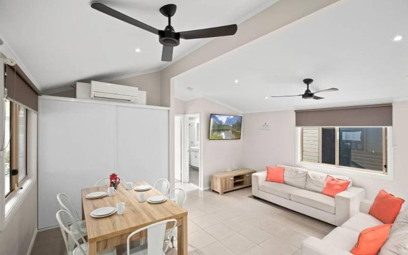 Sapphire Beach Holiday Park Bagian luar foto