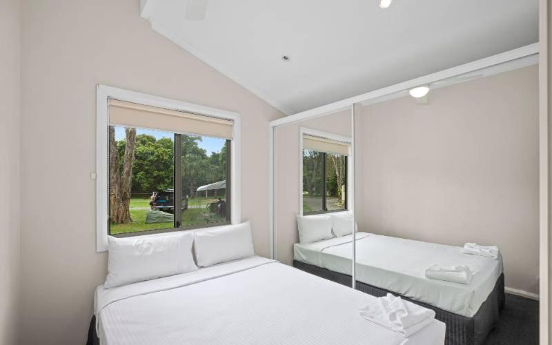 Sapphire Beach Holiday Park Bagian luar foto